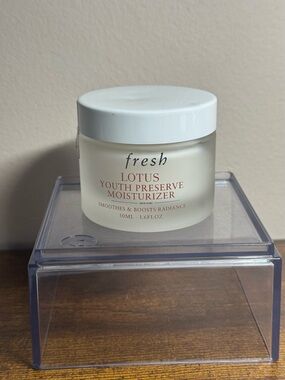 fresh Lotus Youth Preserve Line & Texture Smoothing Moisturizer 50ml
